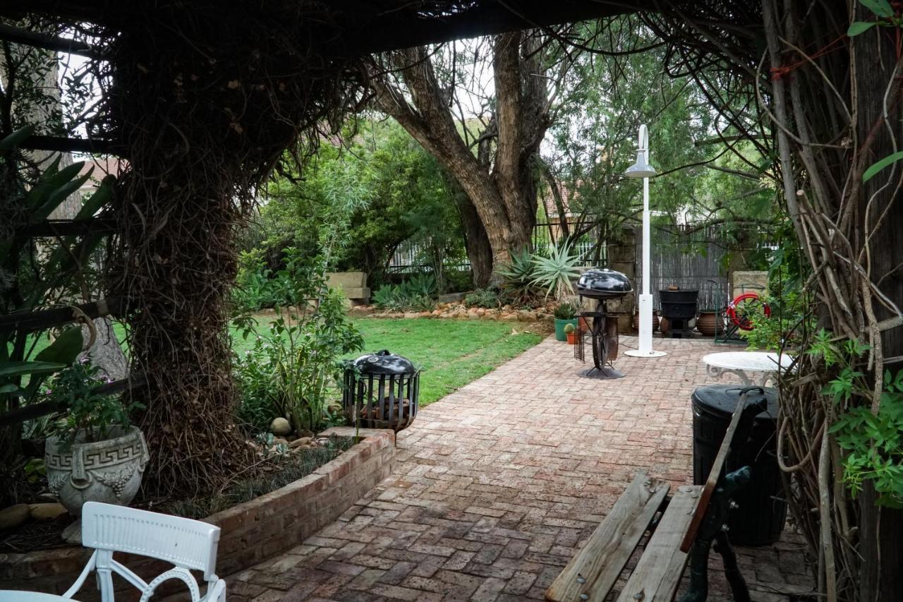 Outentique Accommodation Oudtshoorn Kültér fotó