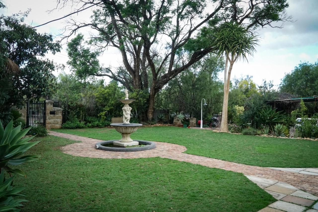 Outentique Accommodation Oudtshoorn Kültér fotó